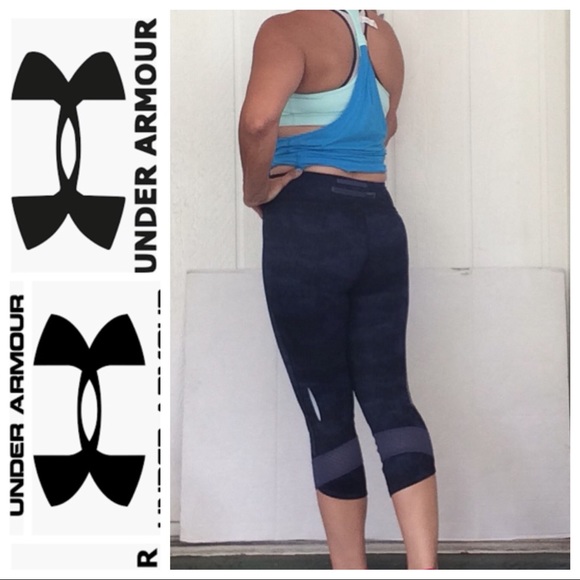 Under Armour Pants - UNDER ARMOUR CAPRI LEGGINGS MEDIUM.